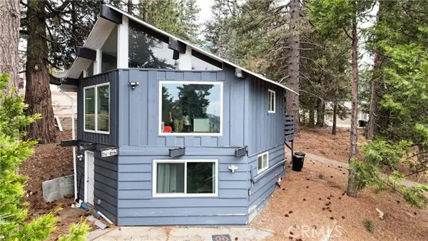 30904 Live Oak Drive, Running Springs, CA 92382