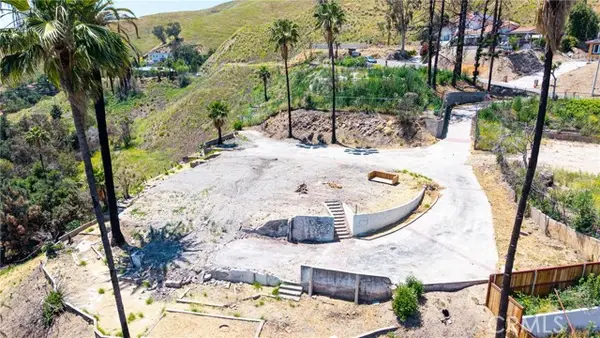 875 W Vista Dr, San Bernardino, CA 92405