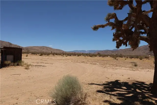 5 Oldenburg Road, Apple Valley, CA 92307 - #2