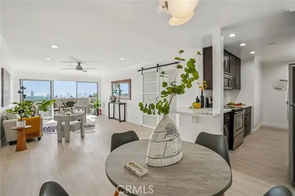 8400 De Longpre Ave #314, West Hollywood, CA 90069