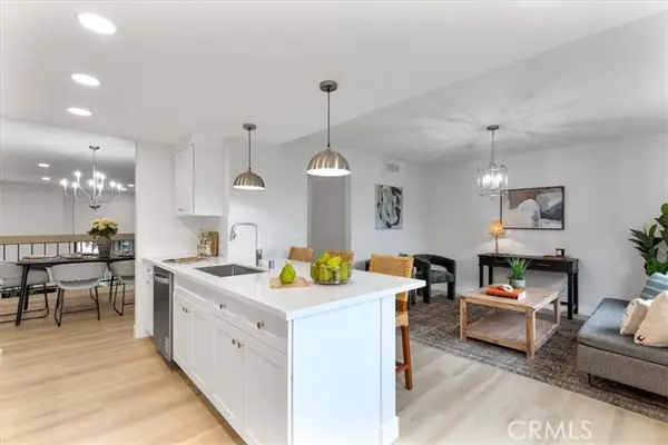 17150 Burbank Boulevard  #25, Encino, CA 91316