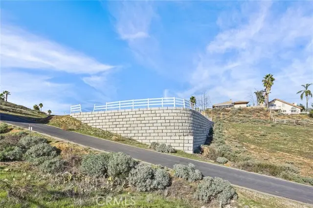 16538 Canyon Ridge Rd, Riverside, CA 92503 - Image #3