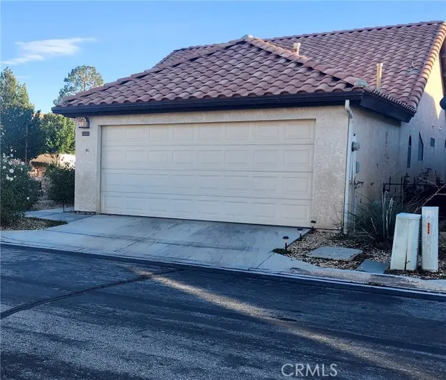 19273 Palm Way, Apple Valley, CA 92308 - Image #1
