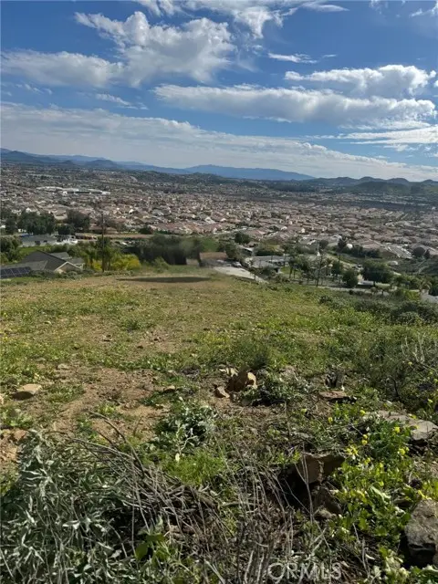 1 Juanita Drive, QUAIL VALLEY, CA 92587