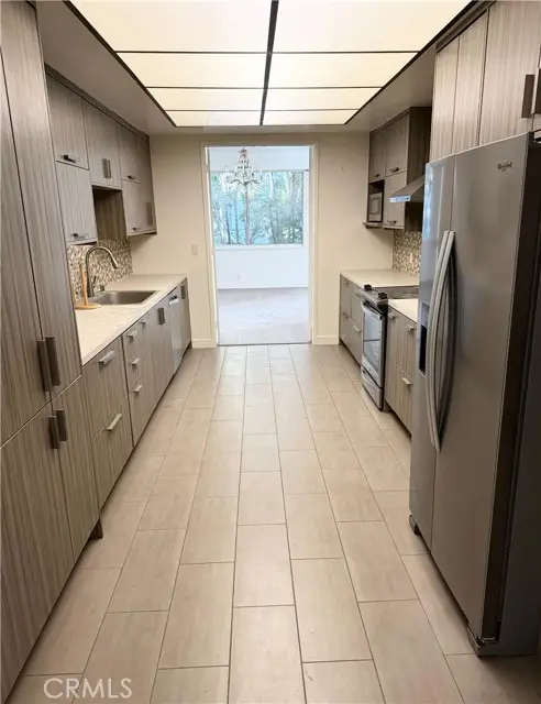 241 Reeves Drive  #302, Beverly Hills, CA 90212 - #3