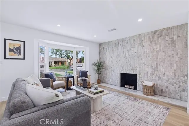 3825 Edgehill Drive, Los Angeles, CA 90008 - Image #3