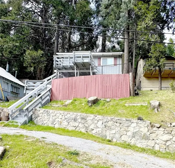 726 Golden, Lake Arrowhead, CA 92352