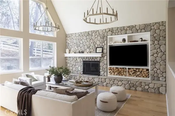 28537 North Shore, Lake Arrowhead, CA 92352