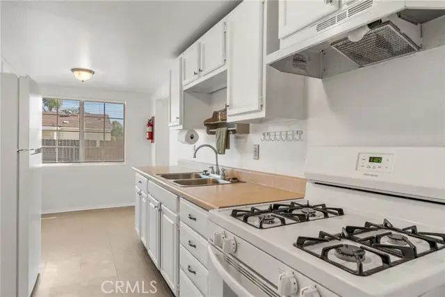 533 Jackson Street, Fontana, CA 92334 - #3