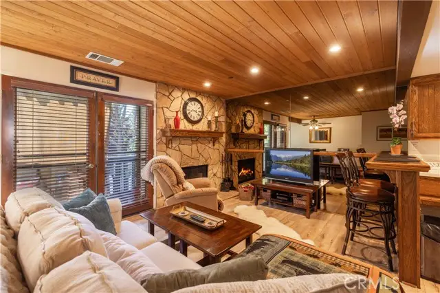 39802 Lakeview Drive  #17, Big Bear Lake, CA 92315 - #2