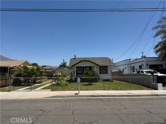 7237 Olive St, Highland, CA 92346 - #3
