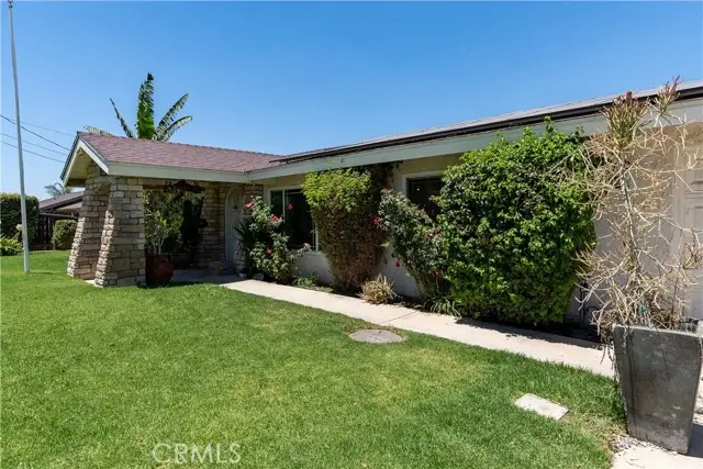 10865 Wagon Train Ln, Jurupa Valley, CA 91752 - #3