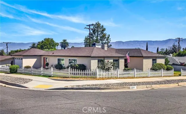 1250 Palm, Redlands, CA 92373 - #2