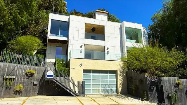 3901 Avenida Del Sol, Studio City, CA 91604 - #2