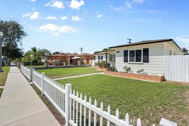611 Pine, Anaheim, CA 92805 - #2