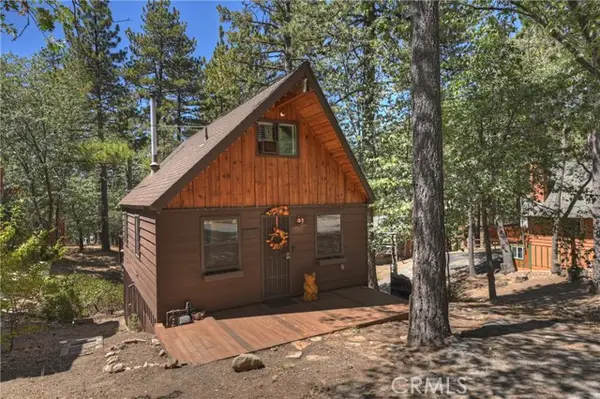 2428 Oak Drive, Running Springs, CA 92382
