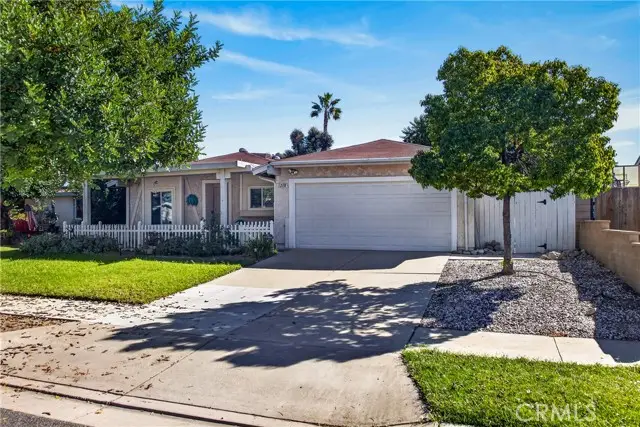 1218 N. Lincoln Street, Redlands, CA 92374 - #2
