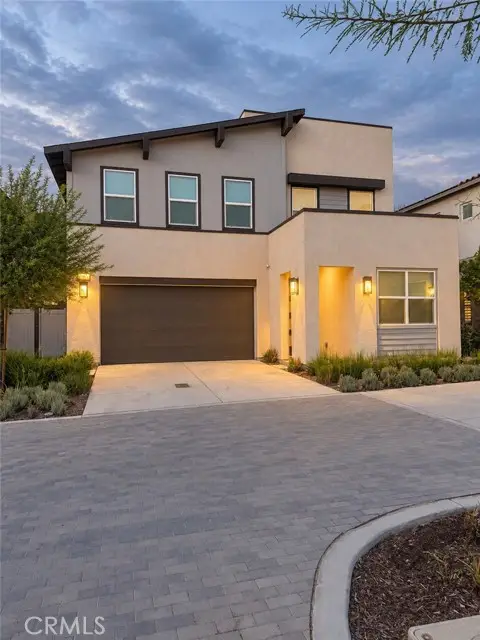 15946 Caterpillar, Fontana, CA 92336