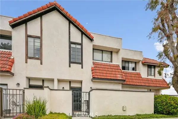 27612 Nugget Drive  #5, Canyon Country, CA 91387