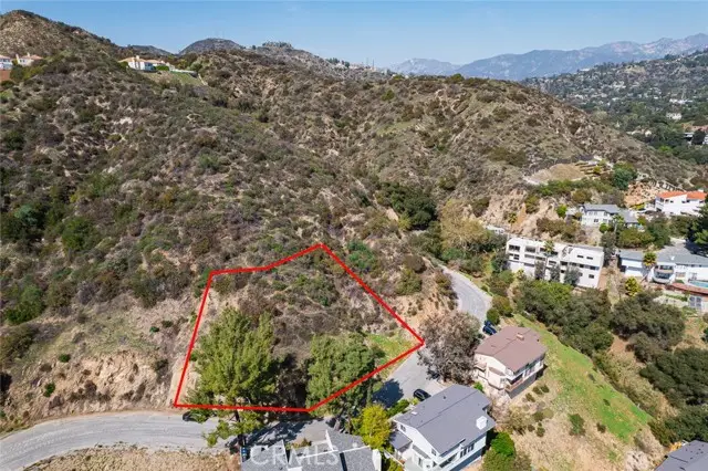 2745 Kennington Drive, Glendale, CA 91206 - #2