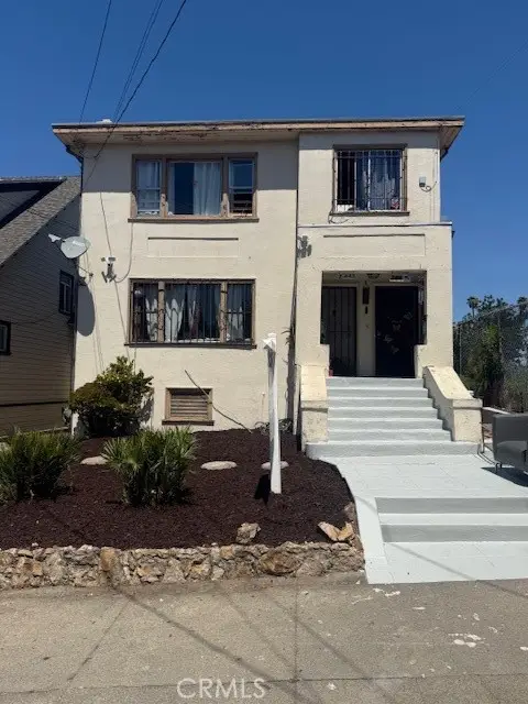 2445 10th Avenue, Oakland, CA 94606