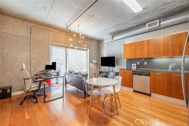 645 9th  #301, Los Angeles, CA 90015 - #3