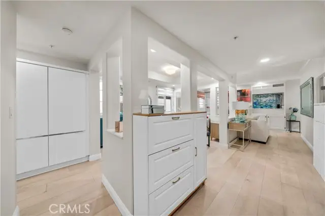 235 Gale  #102, Beverly Hills, CA 90211 - Image #3