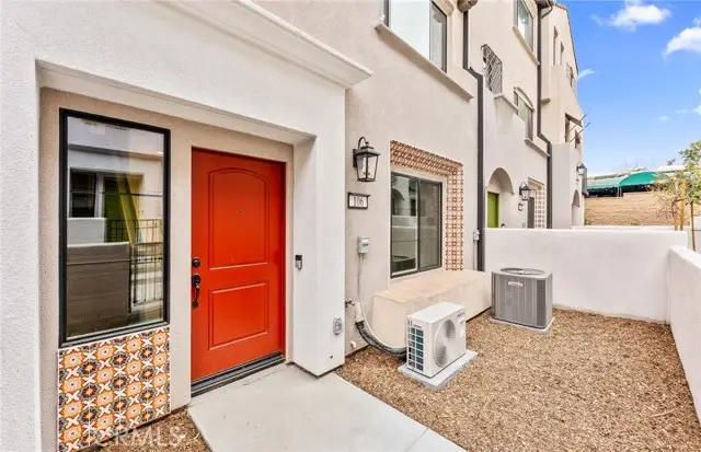 106 Kimberwick Court, Burbank, CA 91506 - #3