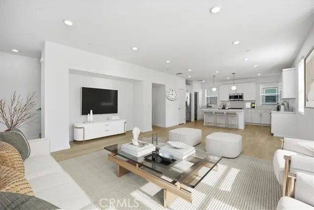 9318 Via Azul, Pico Rivera, CA 90660 - #3