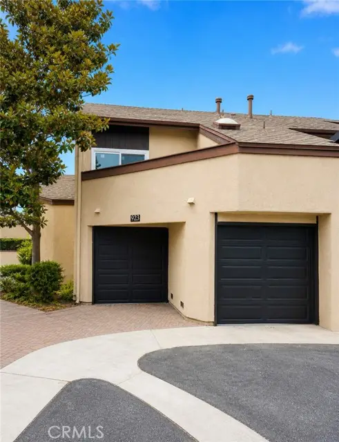 923 Hyde Court, Costa Mesa, CA 92626