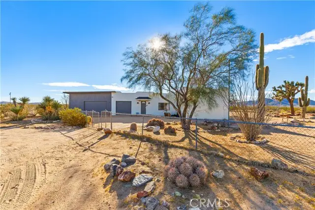 60611 Birdie Ln, Landers, CA 92285 - #2