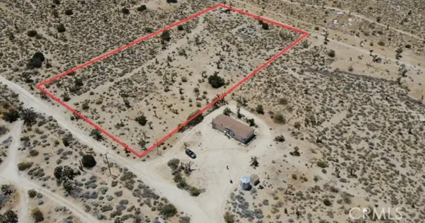 210 Avenue X, Llano, CA 93544