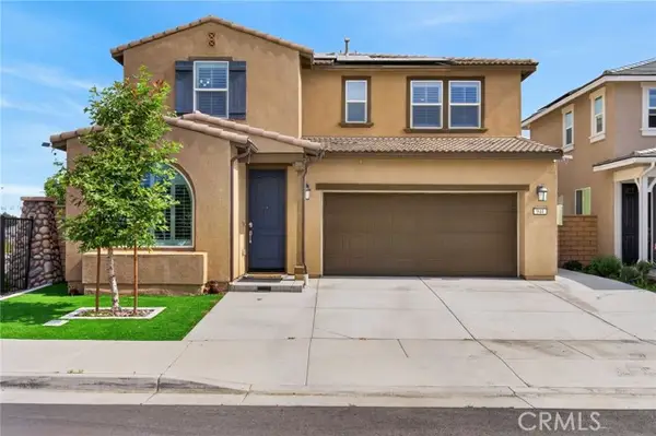 944 Half Moon Avenue, Redlands, CA 92374