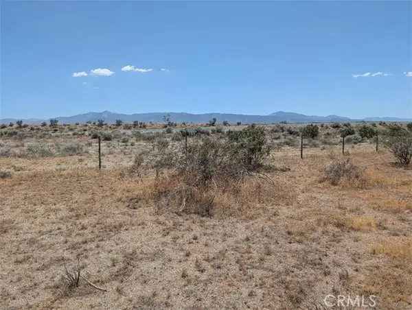 4 Avenue Xave #X2, Llano, CA 93544