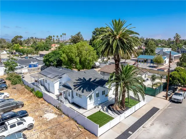 111 Lindsay Street, Lake Elsinore, CA 92530 - #2
