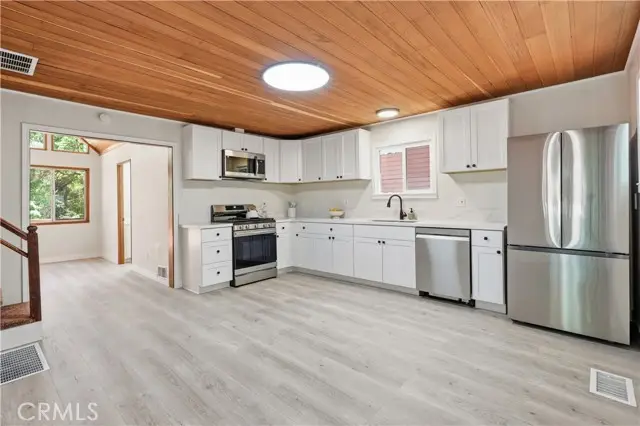 23388 Knapps Cutoff, Crestline, CA 92325 - #1