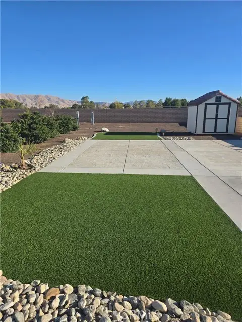 19365 Tournament, Apple Valley, CA 92308