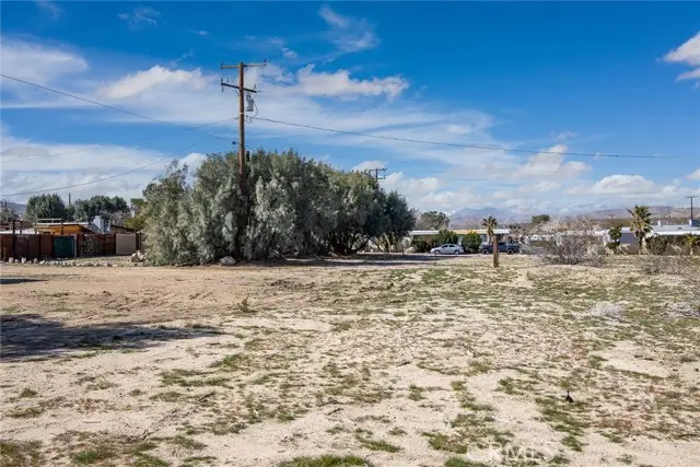 6394 Mountain View Street, Joshua Tree, CA 92252 - #2