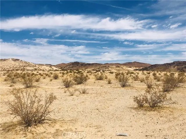 5 Pipeline Road, Twentynine Palms, CA 92277 - #2