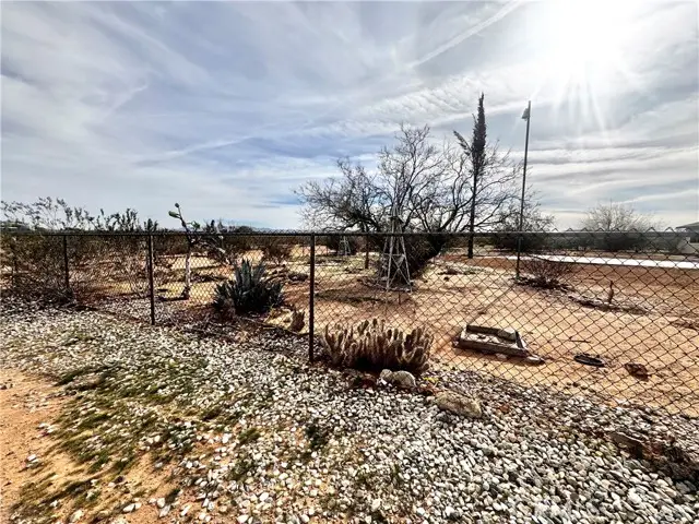 382 Bowman Trail, Landers, CA 92285 - #3