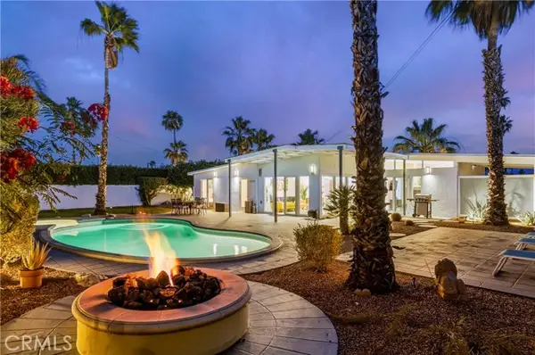 302 Racquet Club Drive, Palm Springs, CA 92262