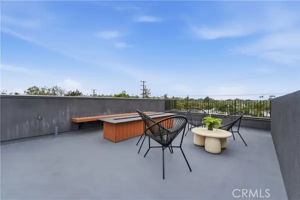 11700 Charnock, Los Angeles, CA 90066