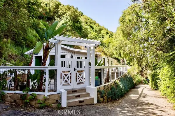 275 Woodland Drive, Laguna Beach, CA 92651