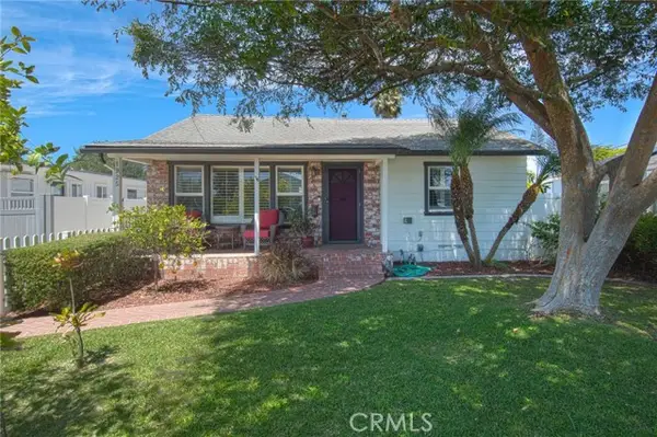 1925 Fullerton Avenue, Costa Mesa, CA 92627