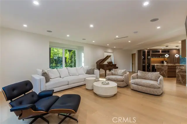 6512 Firmament, Van Nuys, CA 91406 - #3