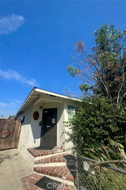 25 Plymouth, Long Beach, CA 90805