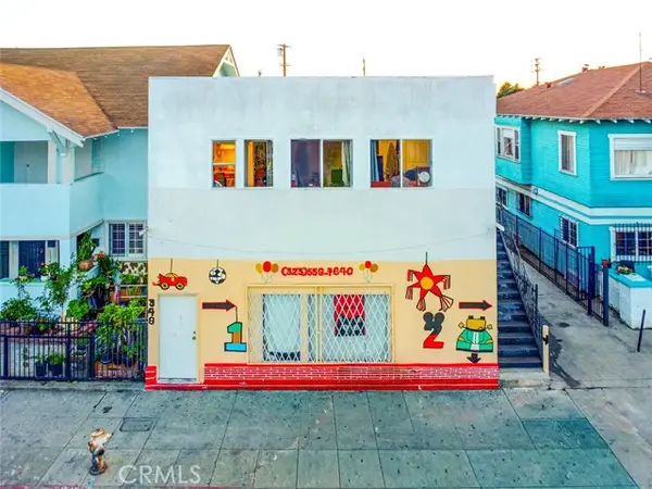 348 Vernon Avenue, Los Angeles, CA 90037
