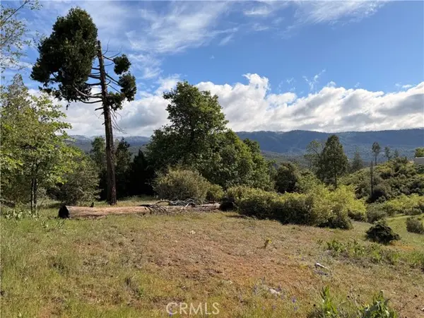 39 Manzanita Drive, Oakhurst, CA 93644