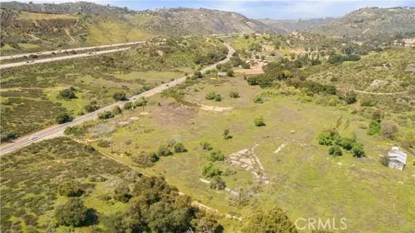 29255 Champagne Boulevard, Escondido, CA 92026