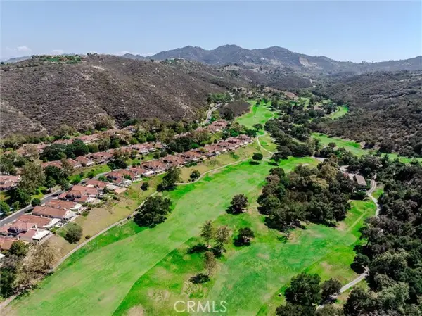 29122 Laurel Valley Drive, Vista, CA 92084